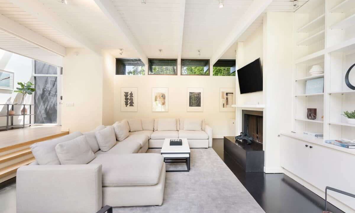 Photo of Bedroom in Eastern Malibu