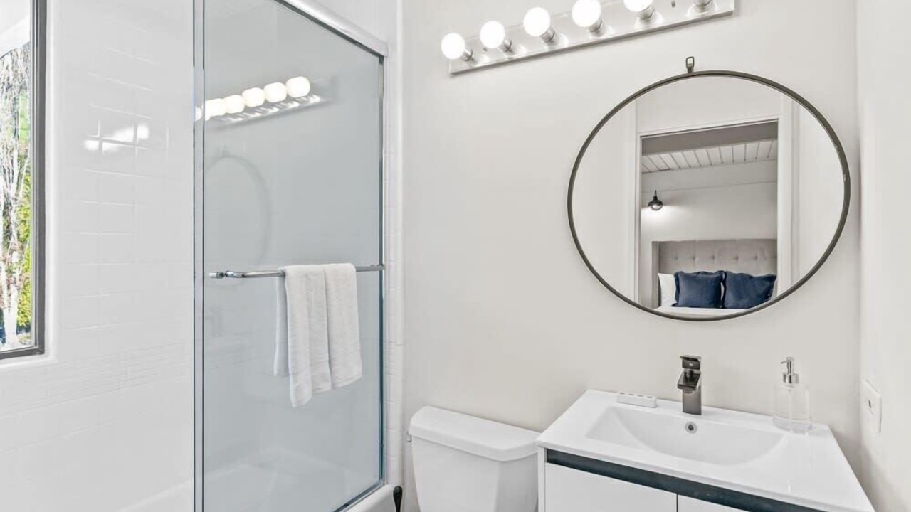 Photo of Bathroom in Eastern Malibu