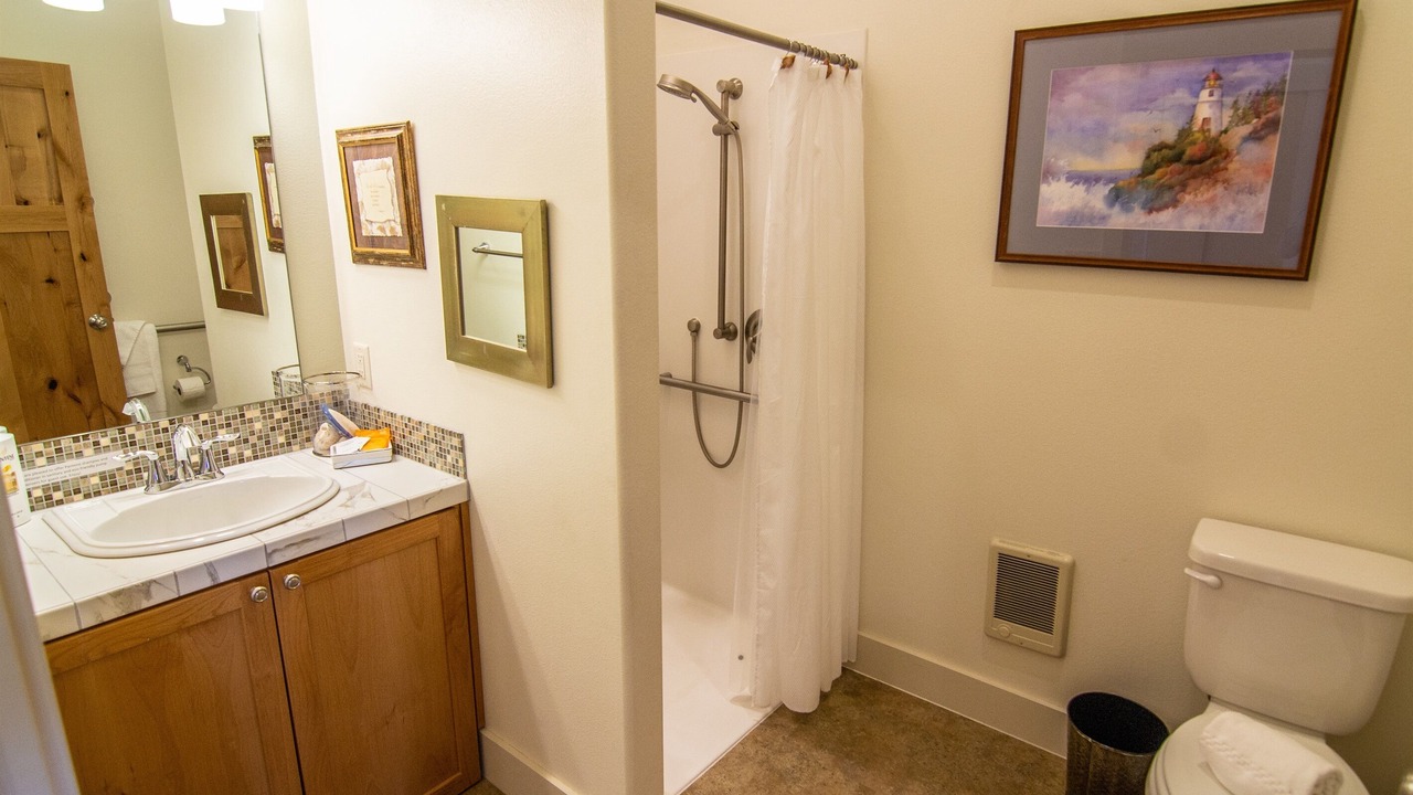 Photo of Bathroom in Sisters