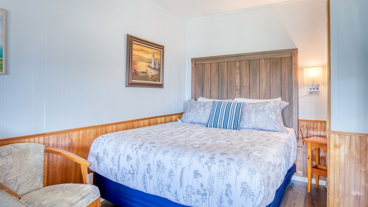 Photo of Bedroom in Depoe Bay