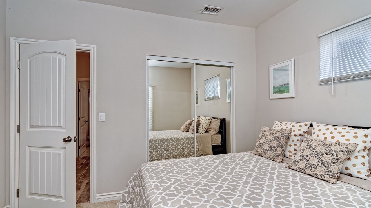 Photo of Bedroom in Logan Heights