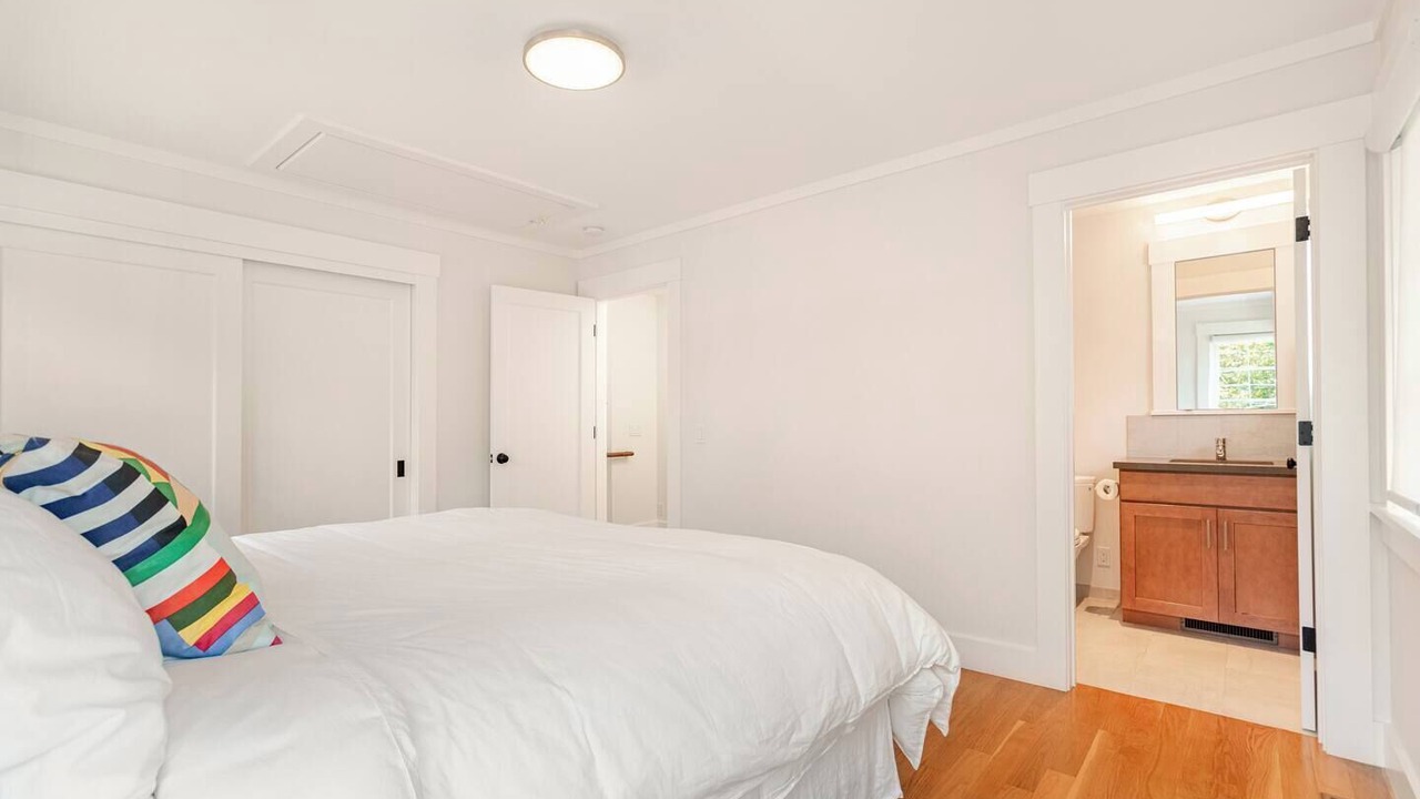 Photo of Bedroom in Rockridge