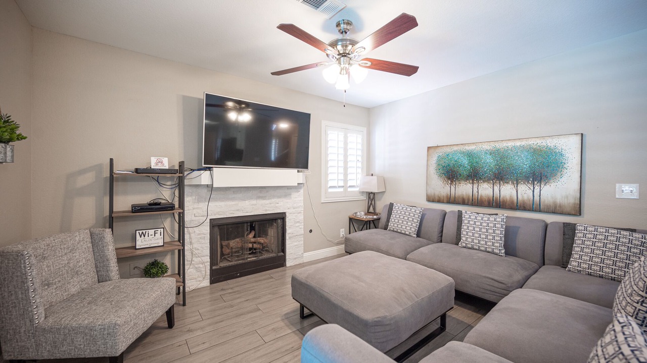 Photo of Livingroom in Green Valley