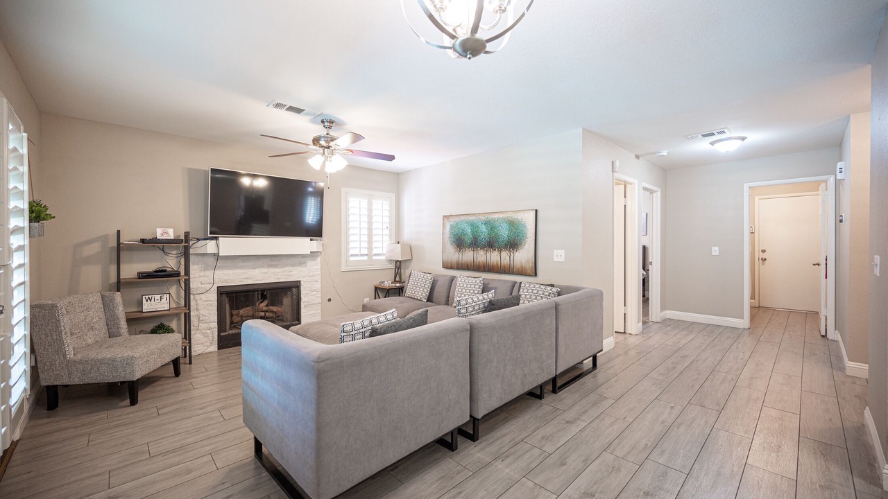 Photo of Livingroom in Green Valley