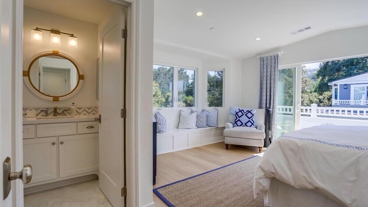 Photo of Bedroom in La Jolla Shores