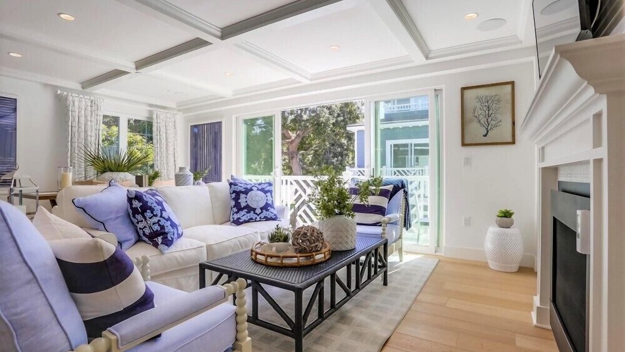 Photo of Livingroom in La Jolla Shores