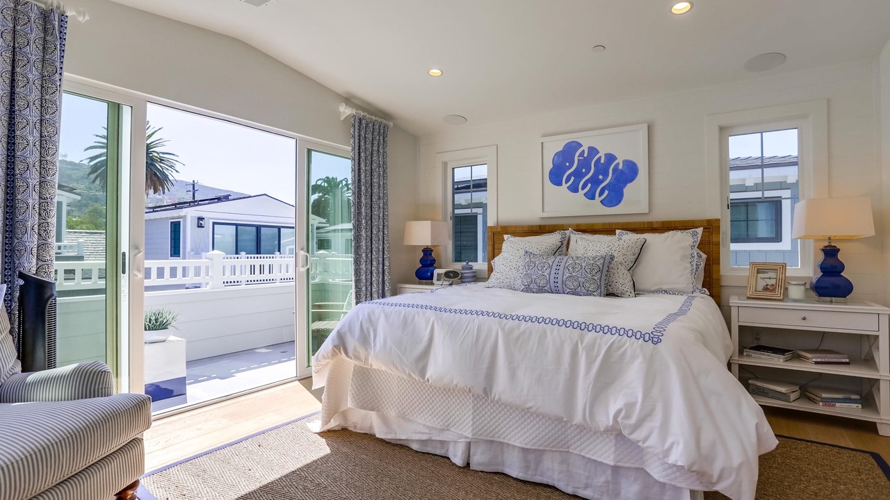 Photo of Bedroom in La Jolla Shores