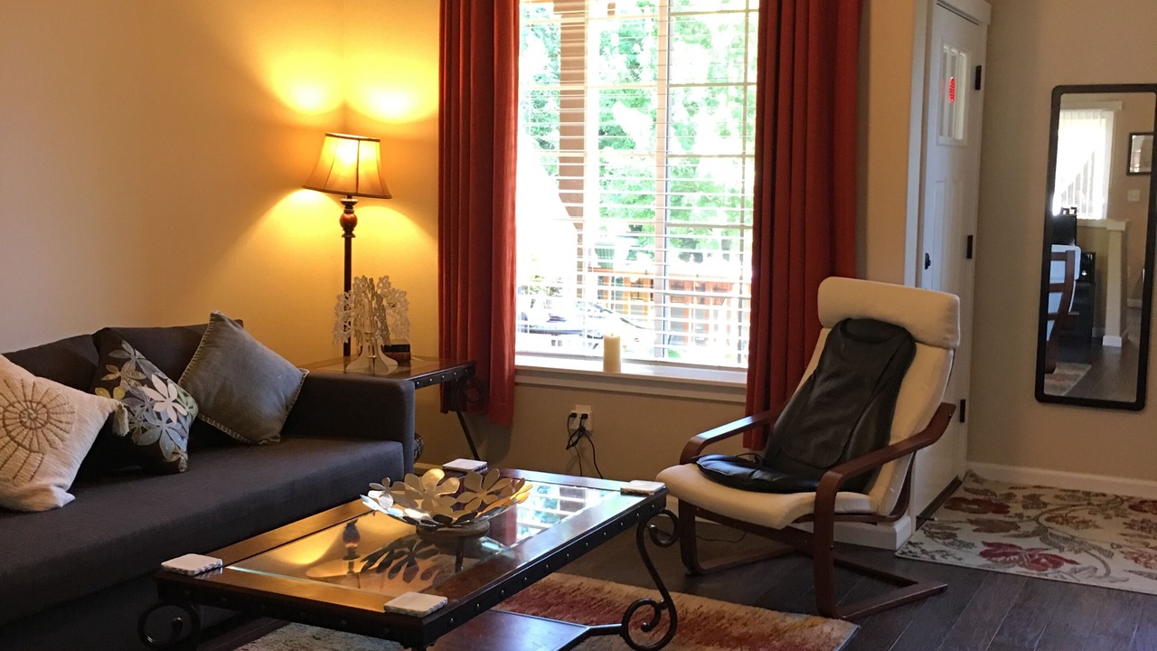 Photo of Livingroom in Five Oaks