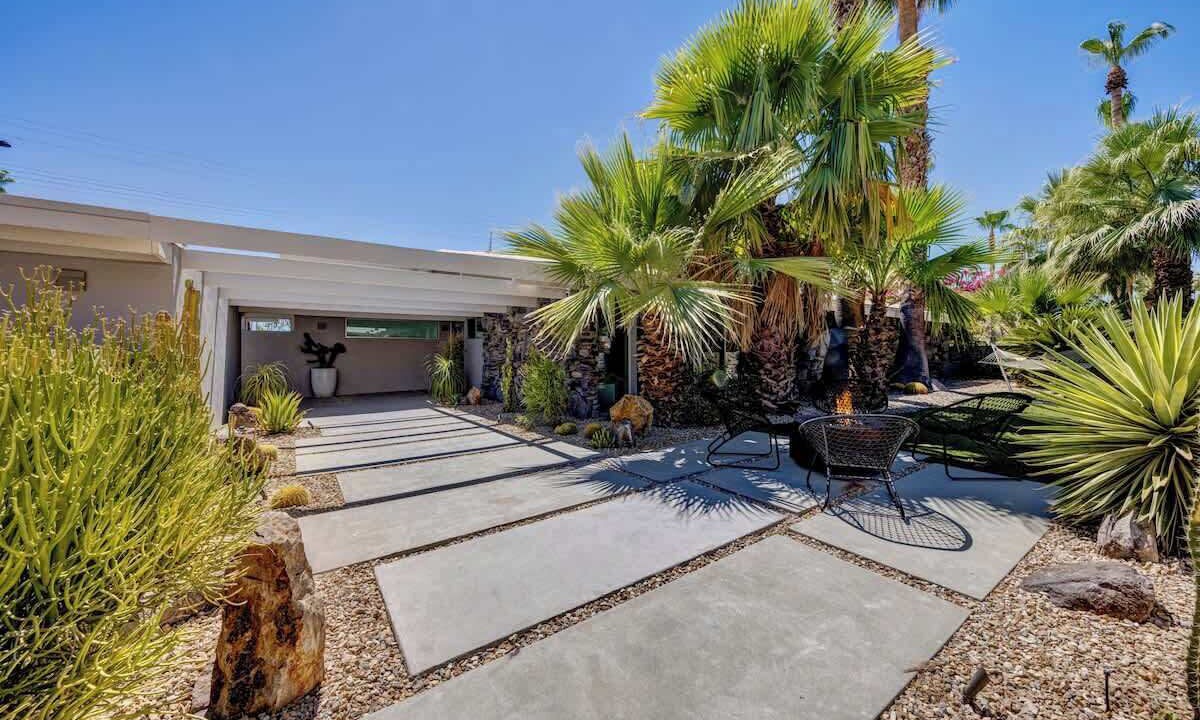 Photo of Patio Balcony in Twin Palms