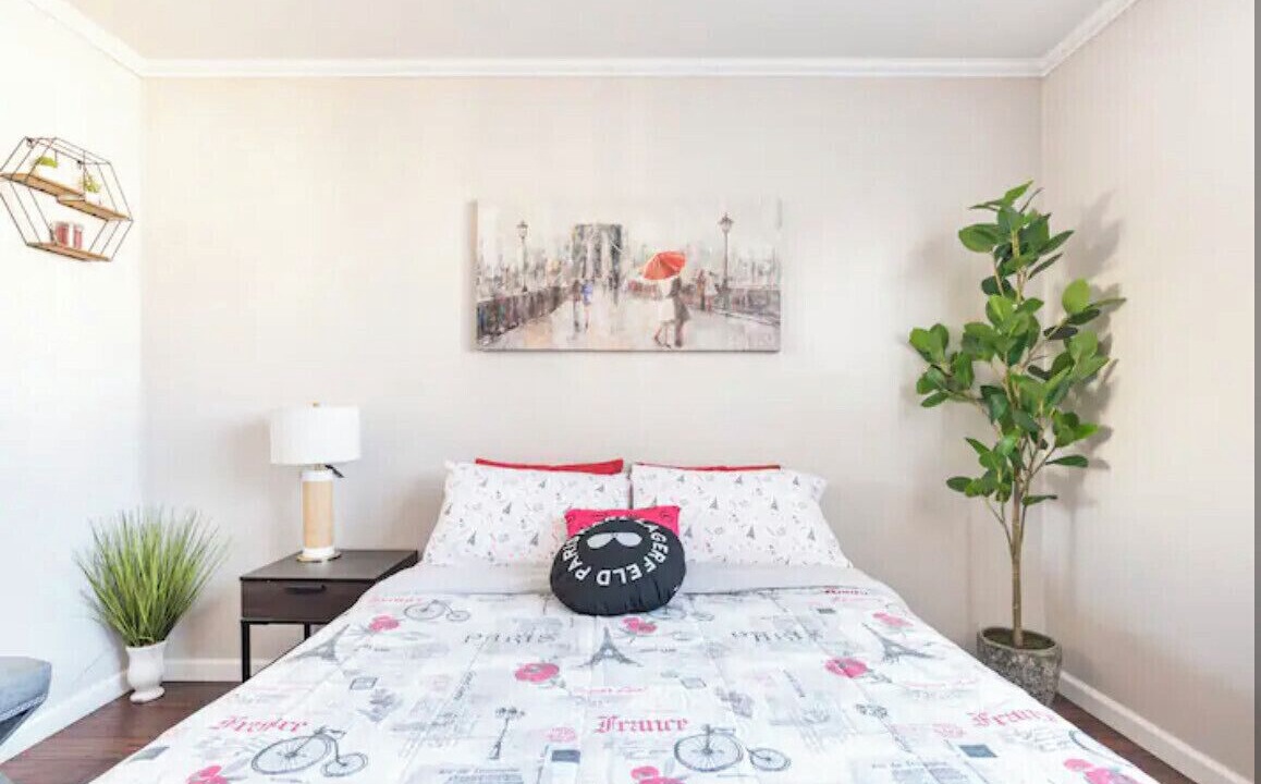 Photo of Bedroom in Downtown Long Beach