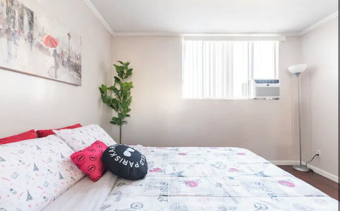 Photo of Bedroom in Downtown Long Beach