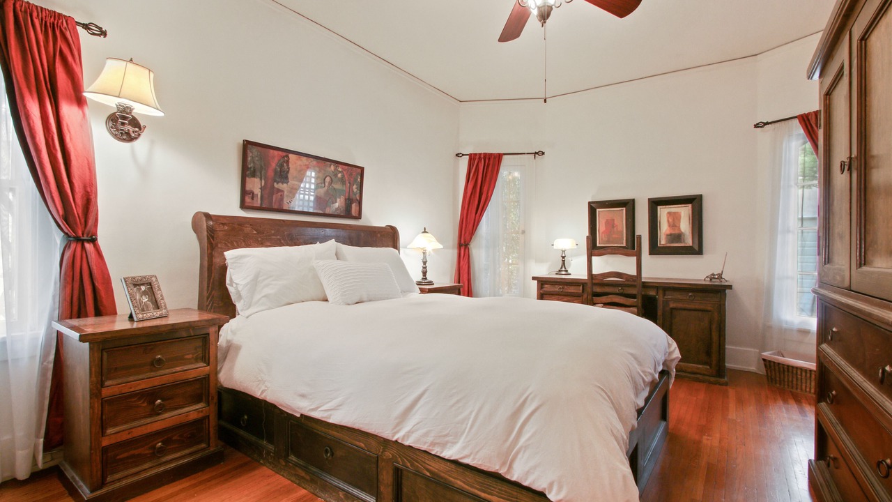 Photo of Bedroom in Larchmont