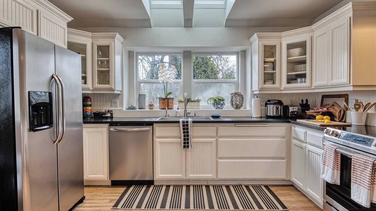 Photo of Kitchen in Amazon