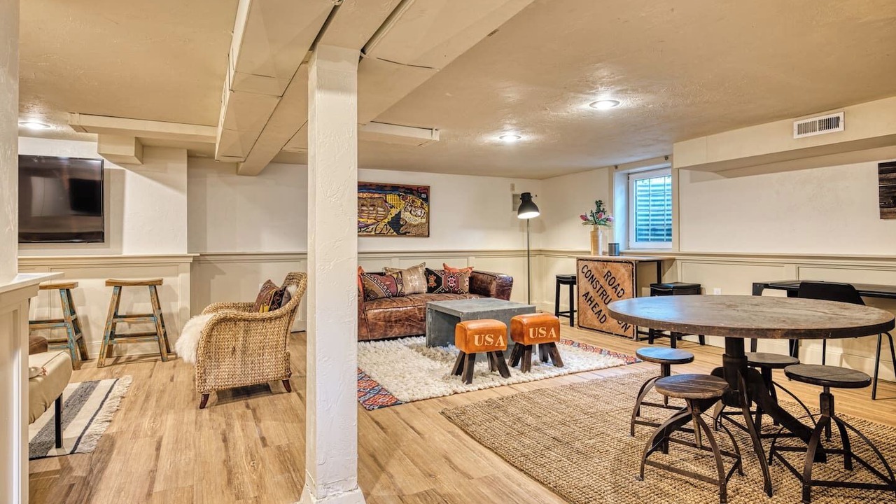 Photo of Livingroom in Amazon