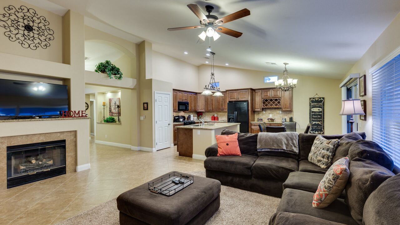 Photo of Livingroom in Elkhorn