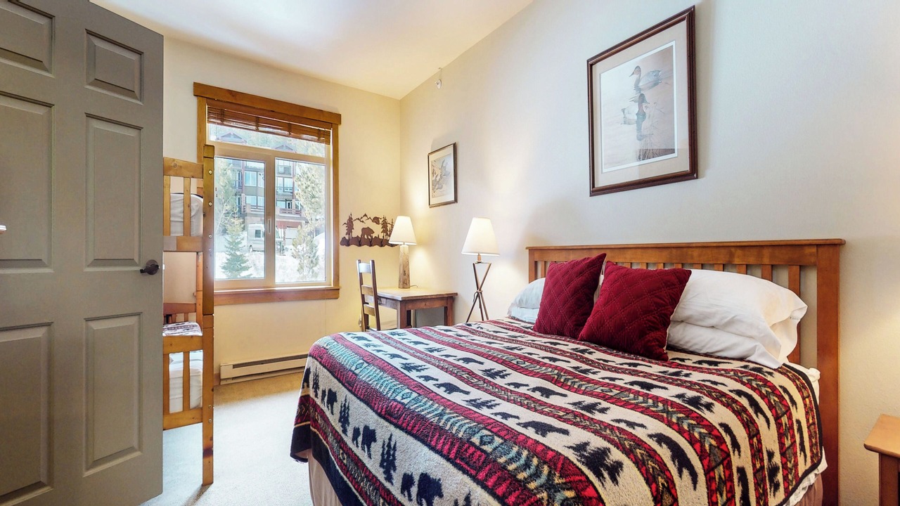 Photo of Bedroom in Mammoth Lakes