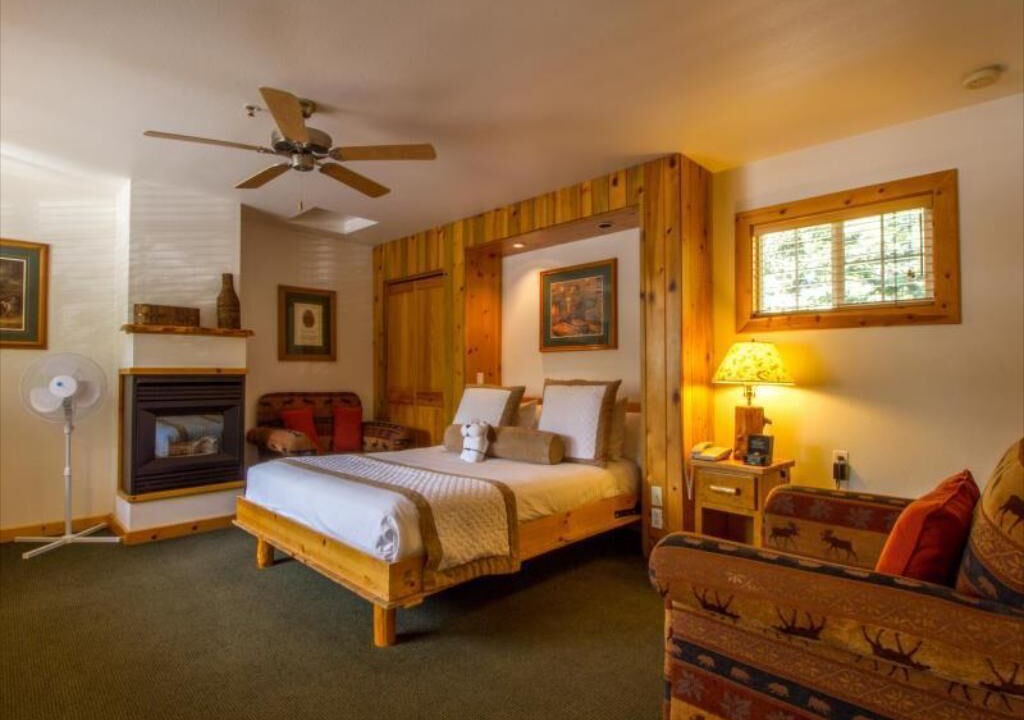 Photo of Bedroom in Tahoya Shores