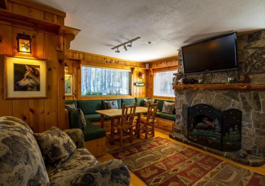 Photo of Livingroom in Tahoya Shores
