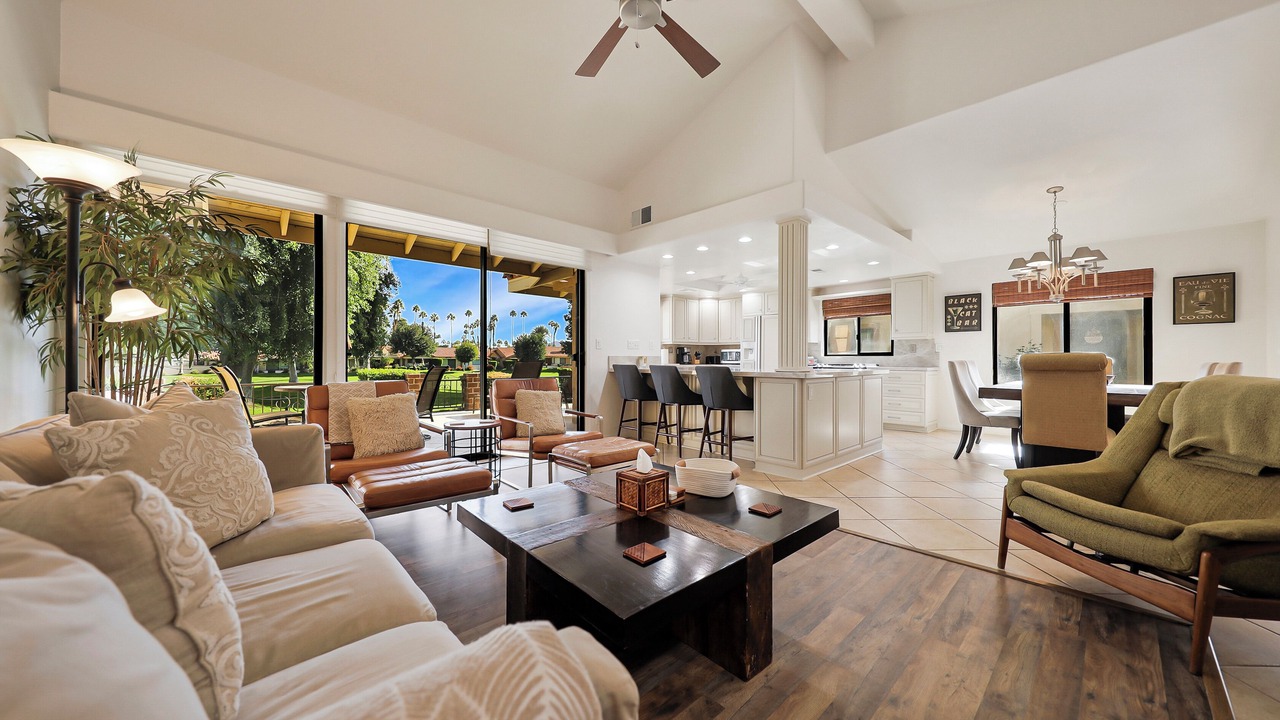 Photo of Livingroom in Palm Desert