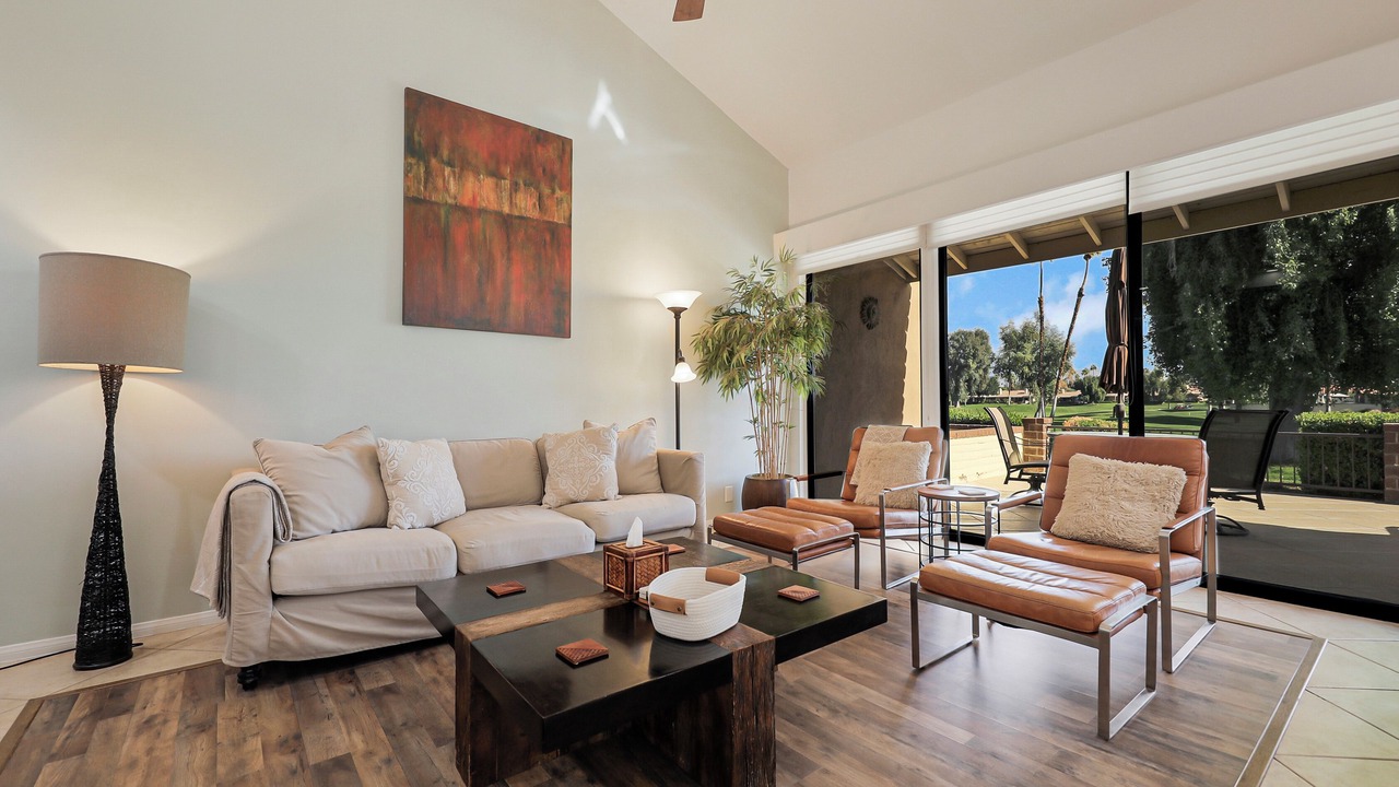 Photo of Livingroom in Palm Desert