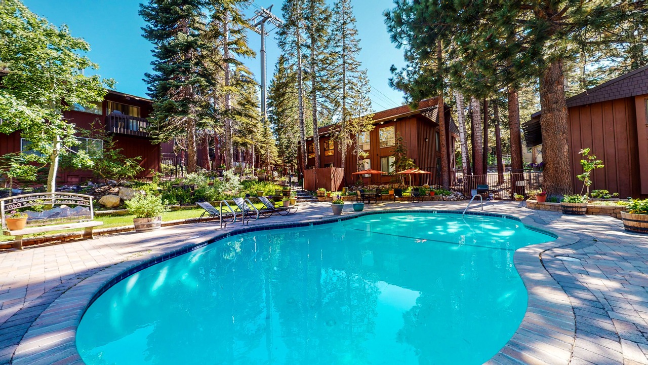 Photo of Outdoor in Mammoth Lakes
