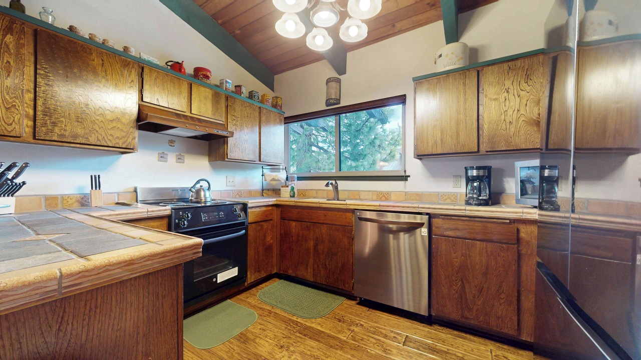Photo of Kitchen in Mammoth Lakes