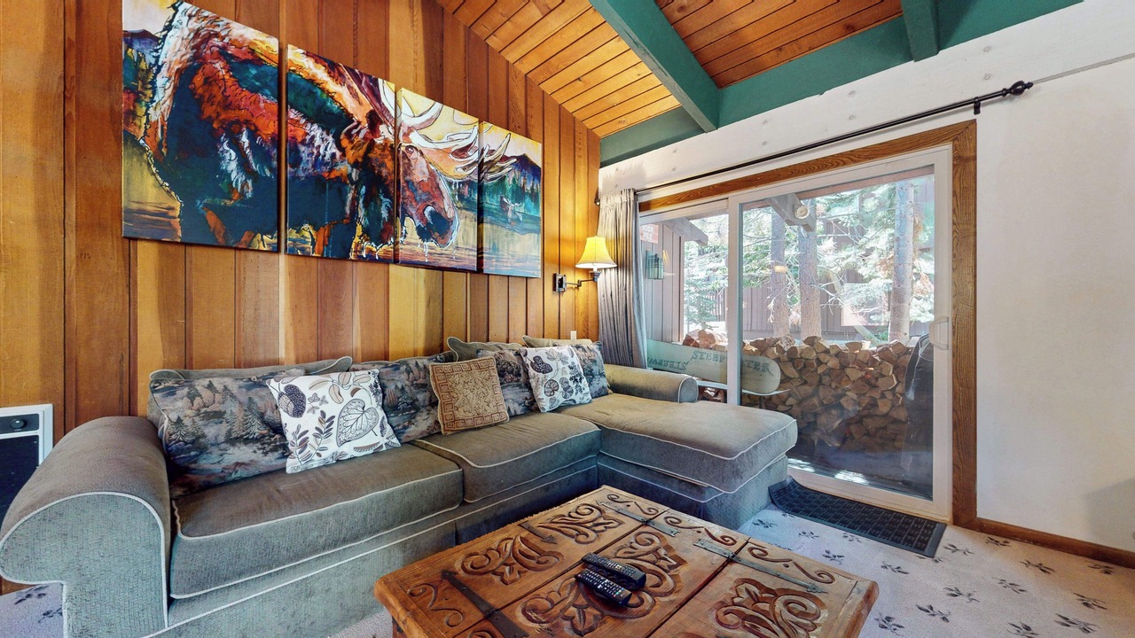 Photo of Livingroom in Mammoth Lakes