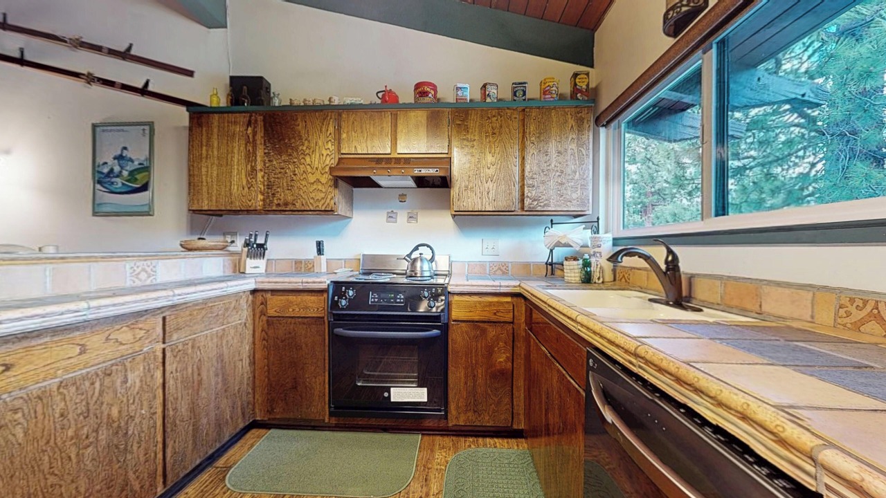 Photo of Kitchen in Mammoth Lakes