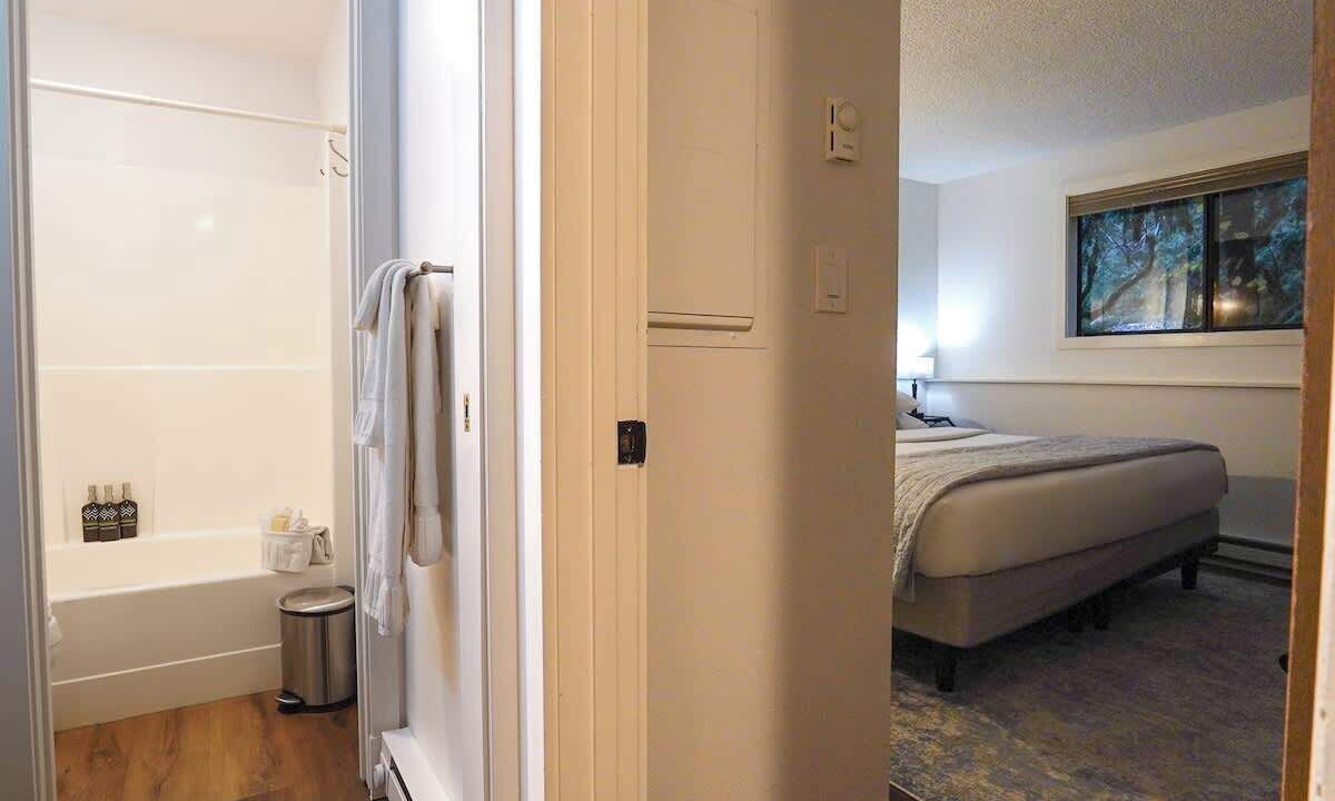 Photo of Bedroom in Glacier