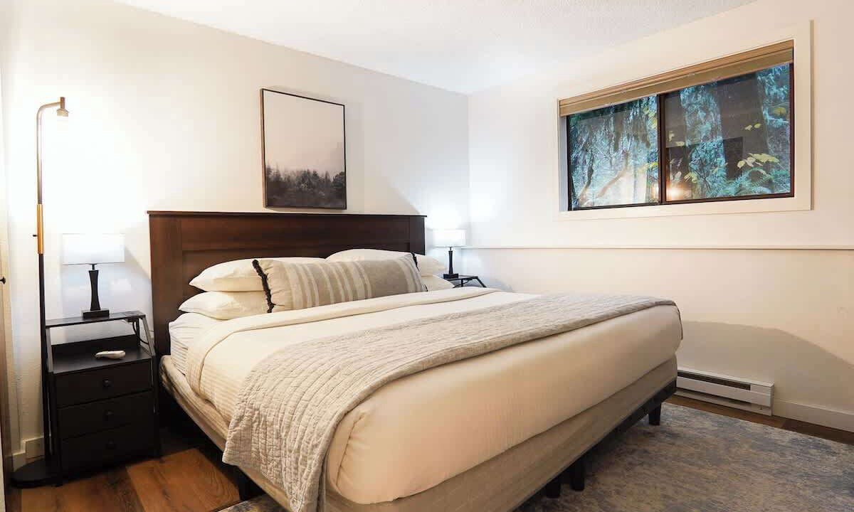 Photo of Bedroom in Glacier