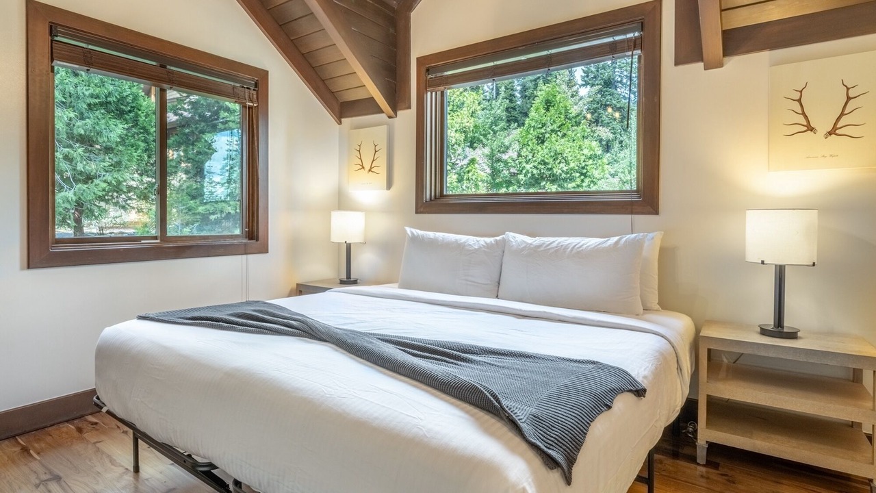 Photo of Bedroom in Homewood