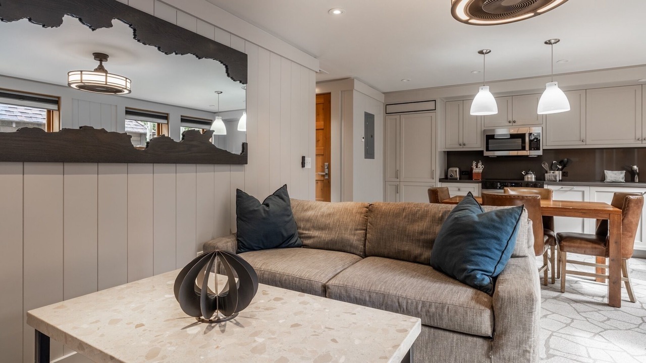 Photo of Livingroom in Homewood