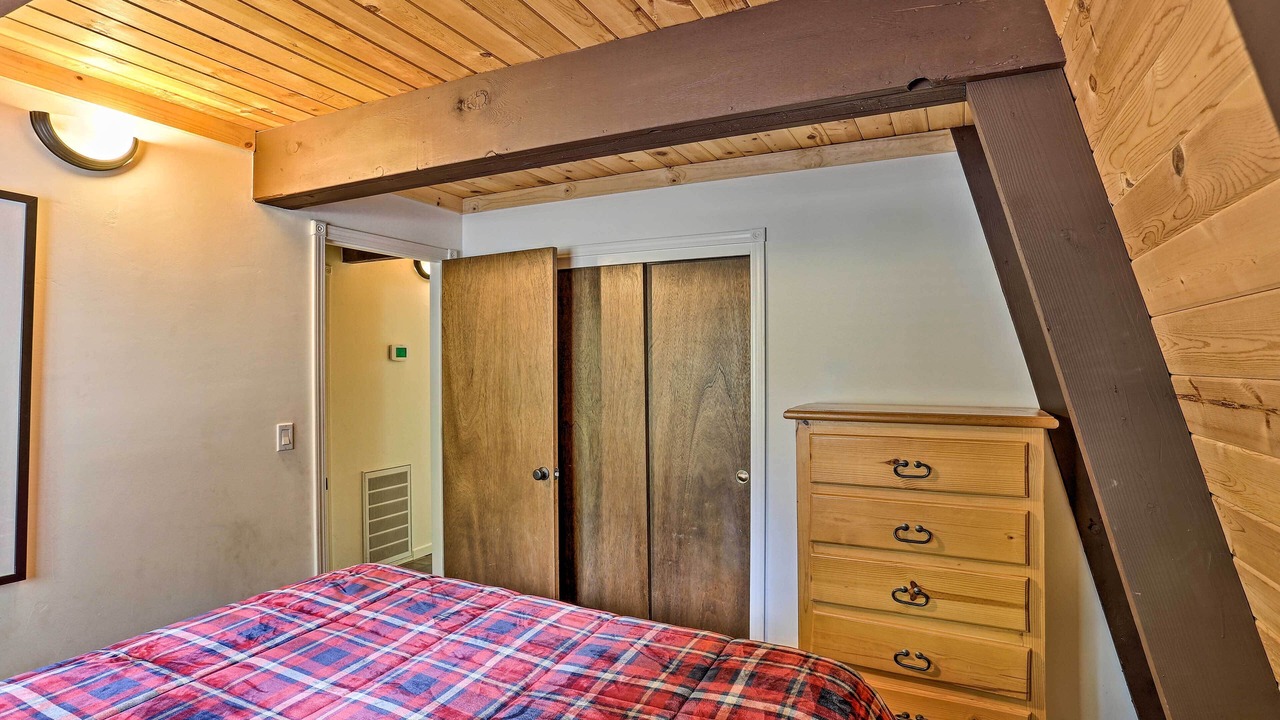 Photo of Bedroom in Lake Almanor West