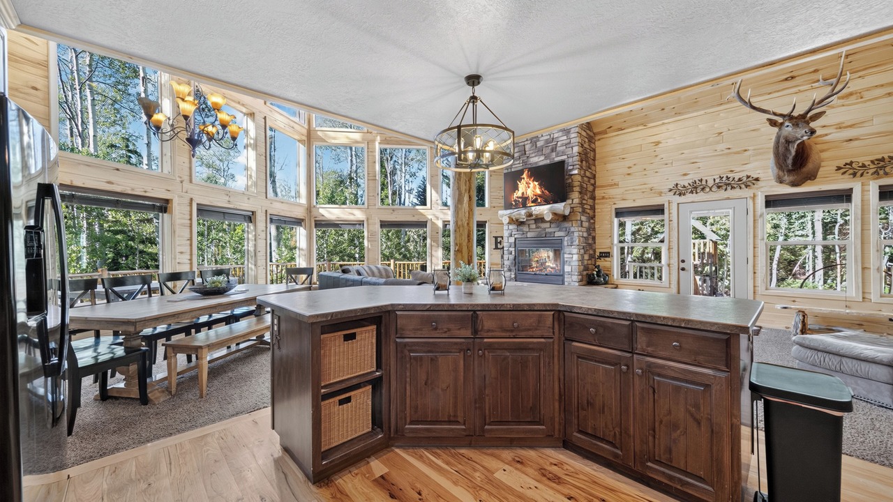 Photo of Livingroom in Mammoth Creek
