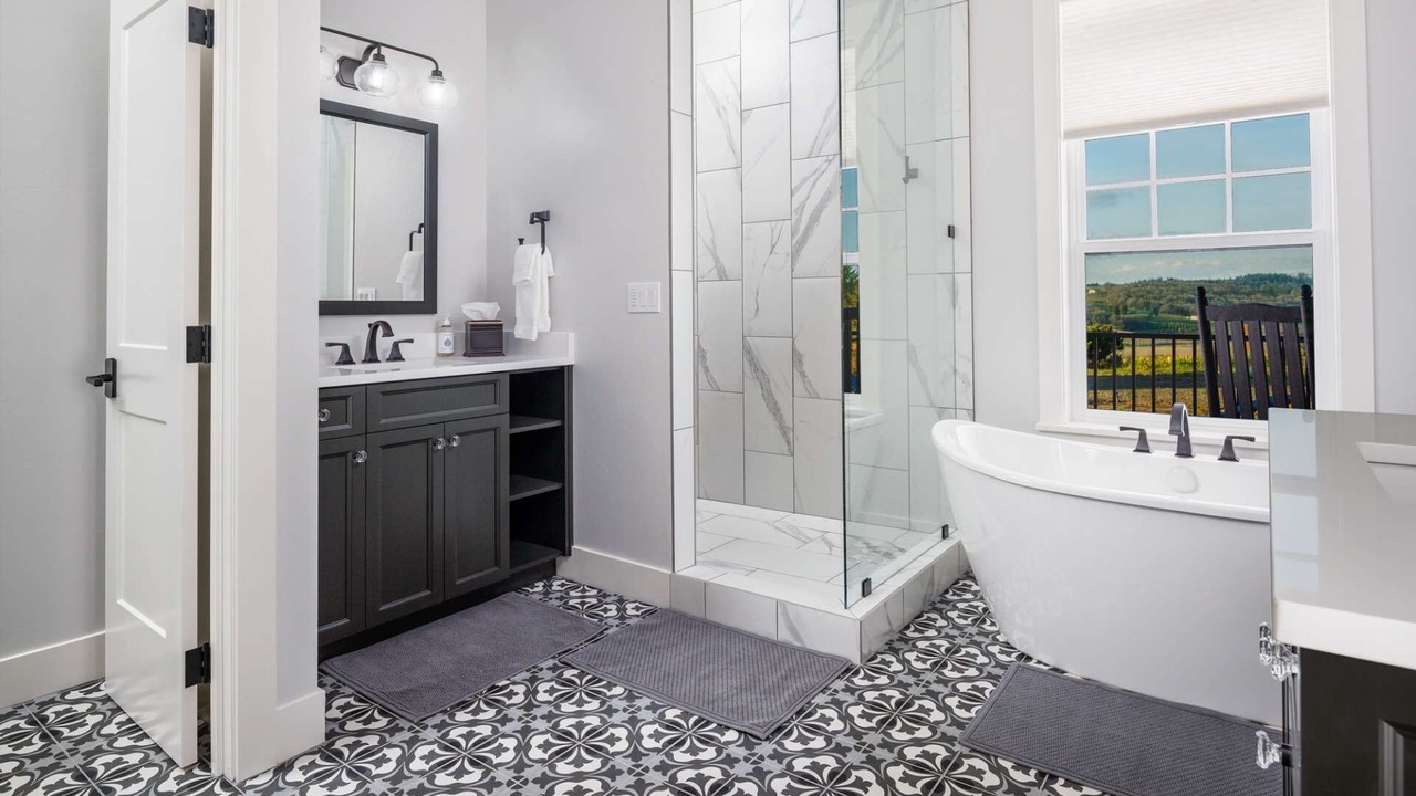 Photo of Bathroom in Yamhill