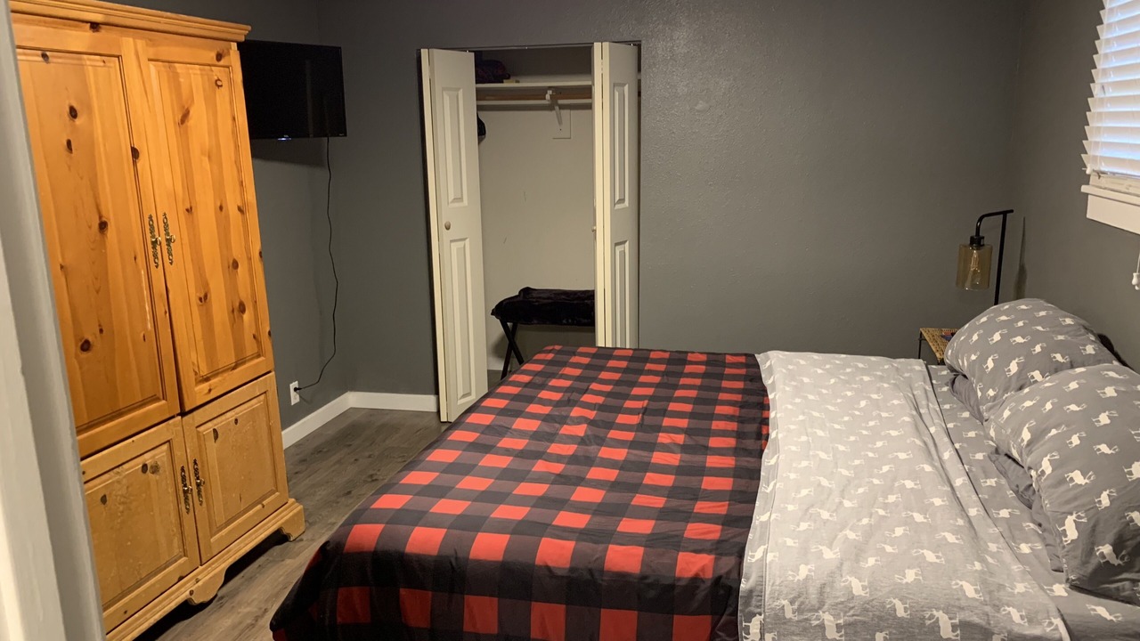 Photo of Bedroom in Oakridge