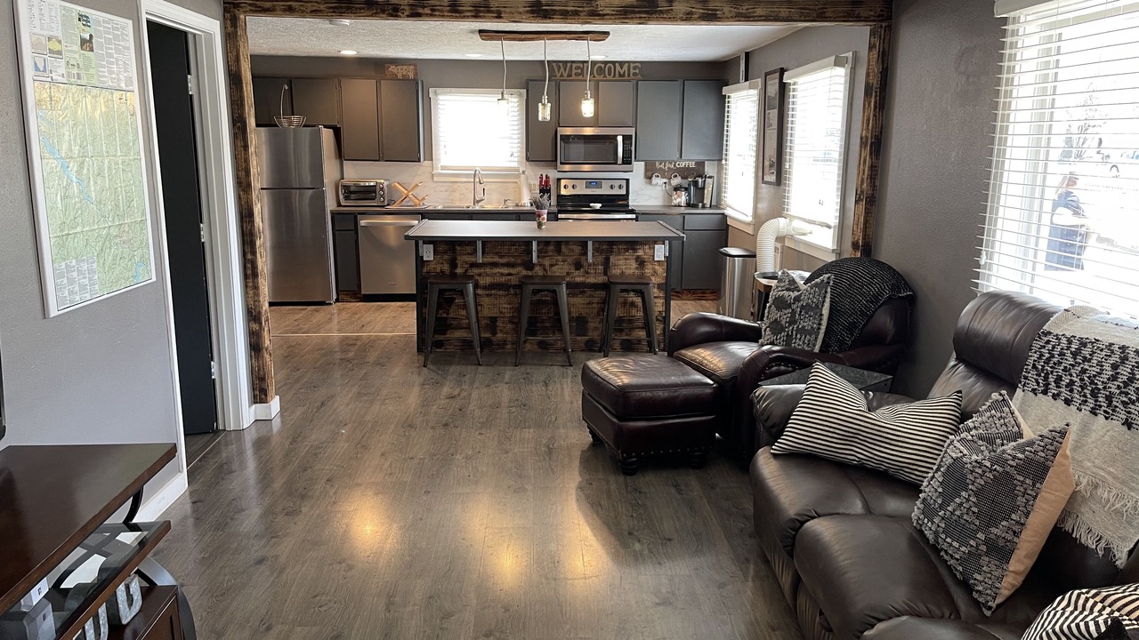 Photo of Livingroom in Oakridge