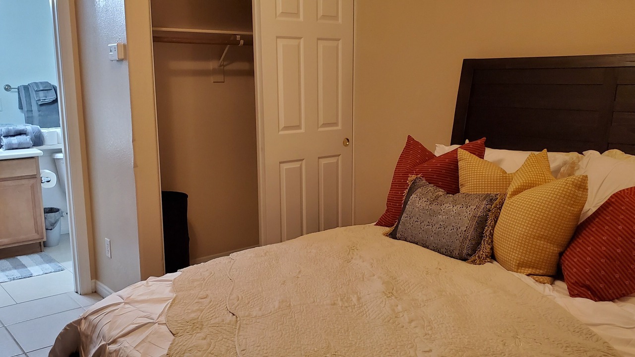 Photo of Bedroom in Enterprise