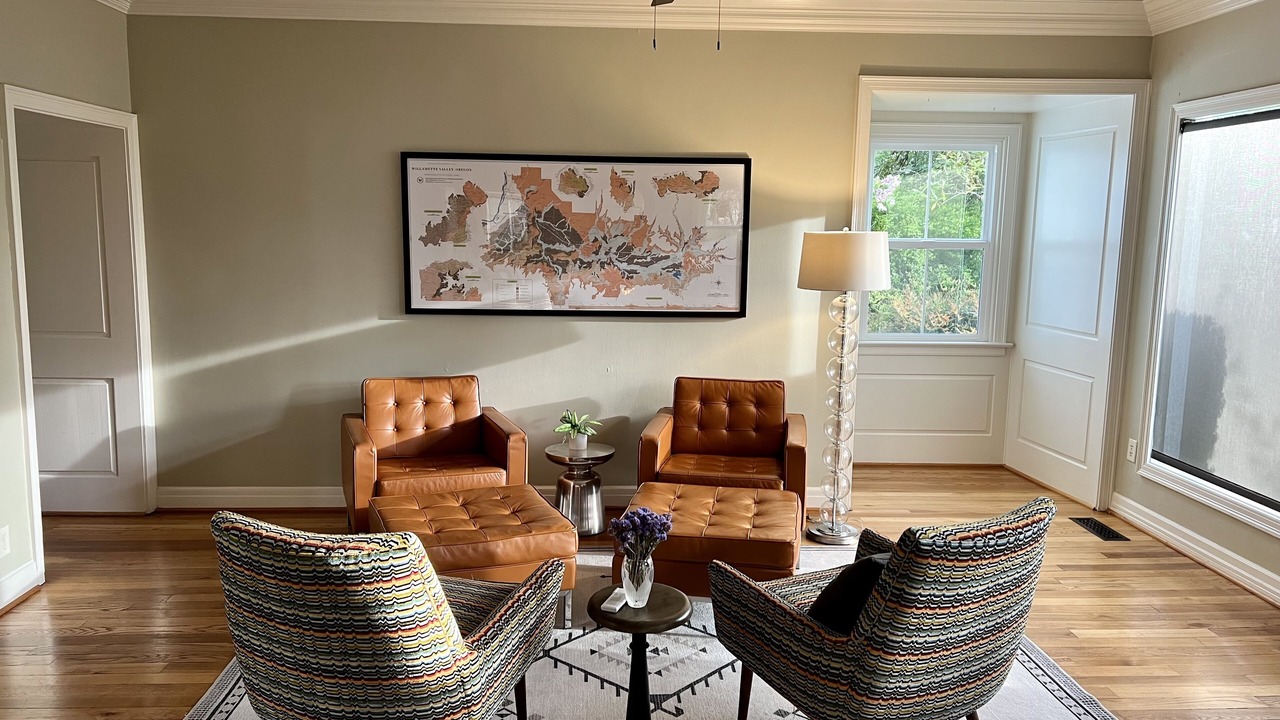 Photo of Livingroom in McMinnville