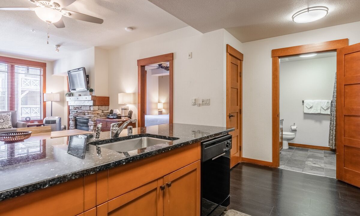 Photo of Kitchen in Mammoth Lakes