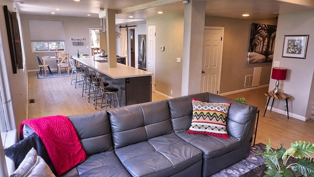 Photo of Livingroom in Arrowhead Villas