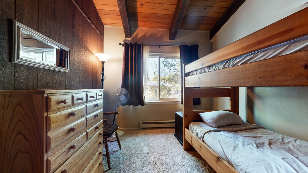 Photo of Bedroom in Mammoth Lakes