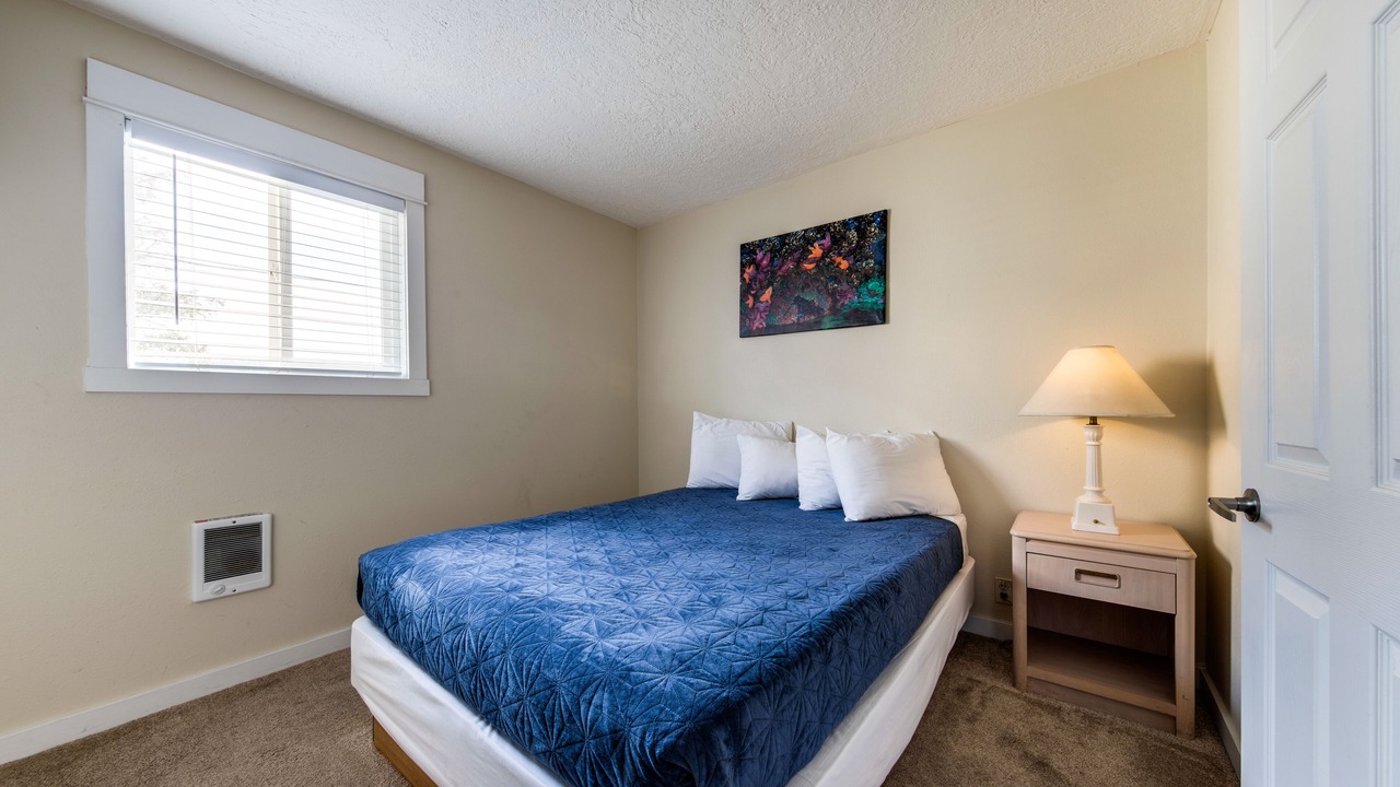 Photo of Bedroom in Lincoln City