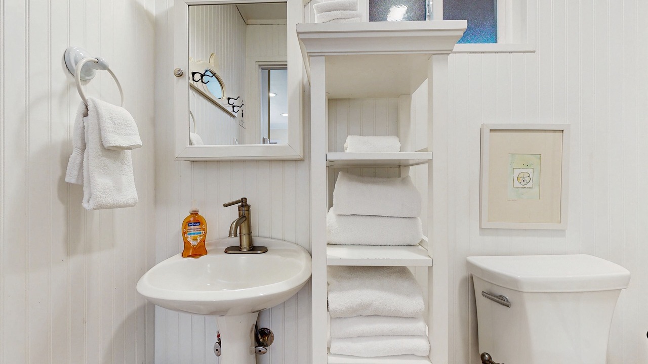Photo of Bathroom in Tillicum Beach