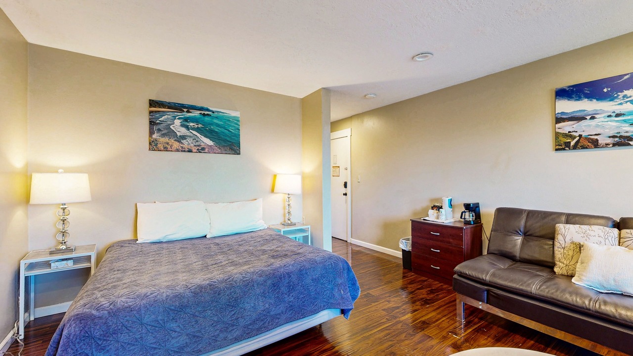 Photo of Bedroom in Lincoln City