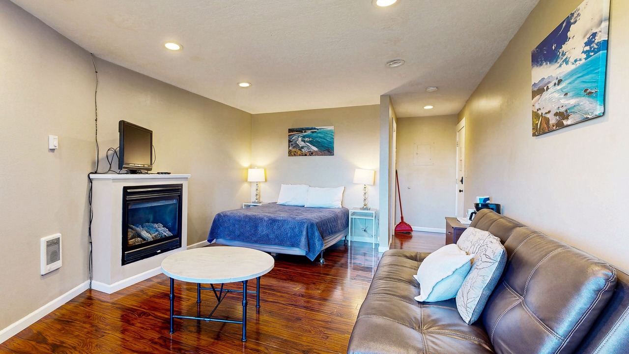 Photo of Bedroom in Lincoln City