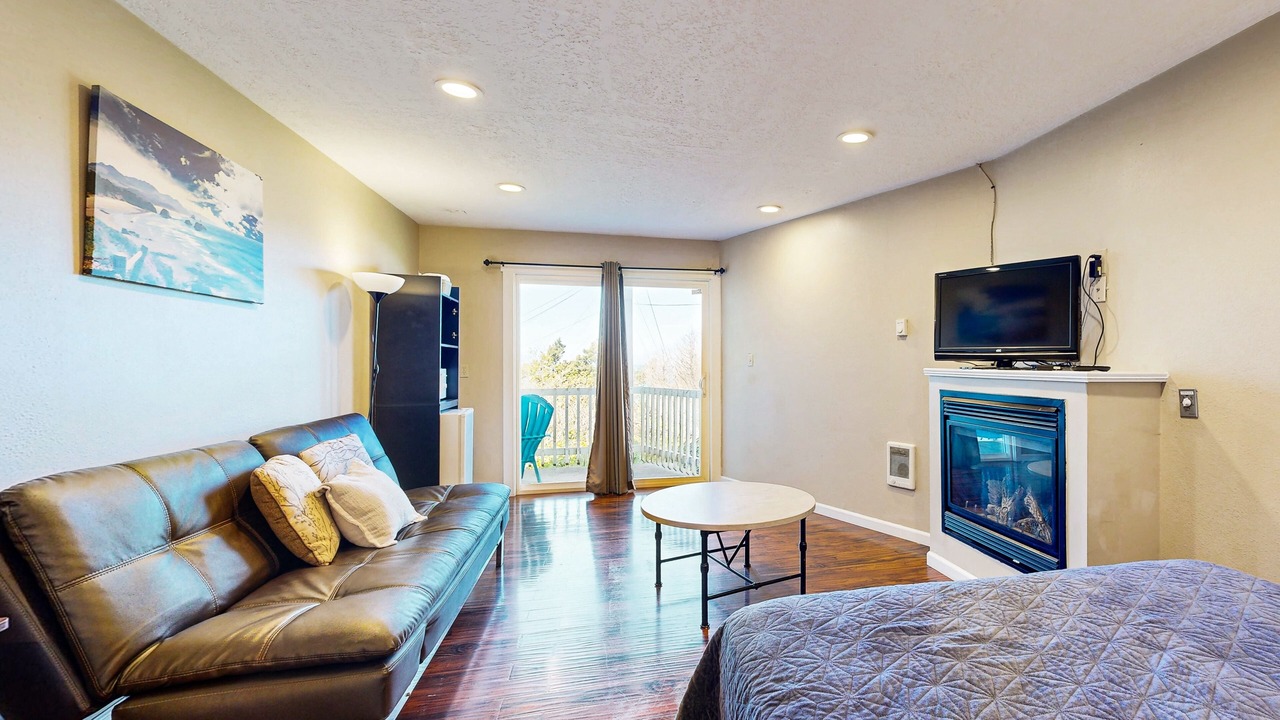 Photo of Bedroom in Lincoln City