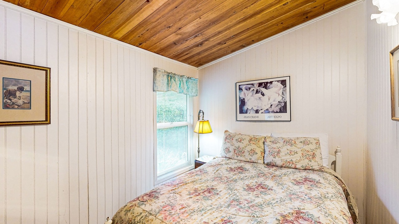 Photo of Bedroom in Arch Cape