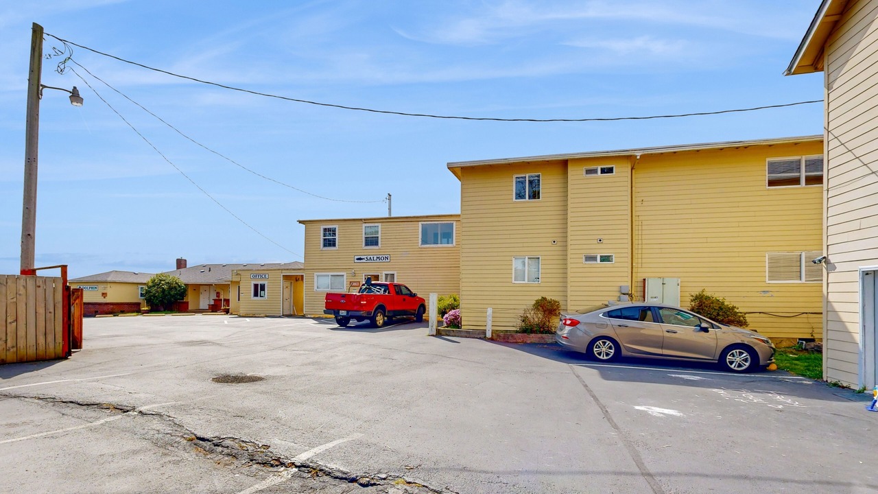 Photo of Others in Lincoln City