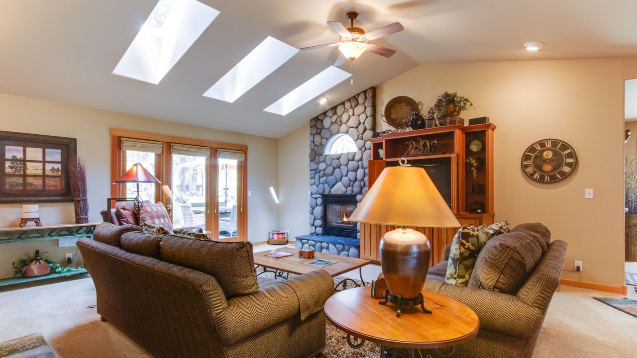 Photo of Livingroom in Sunriver